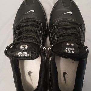 Nike Shox tennis shoe